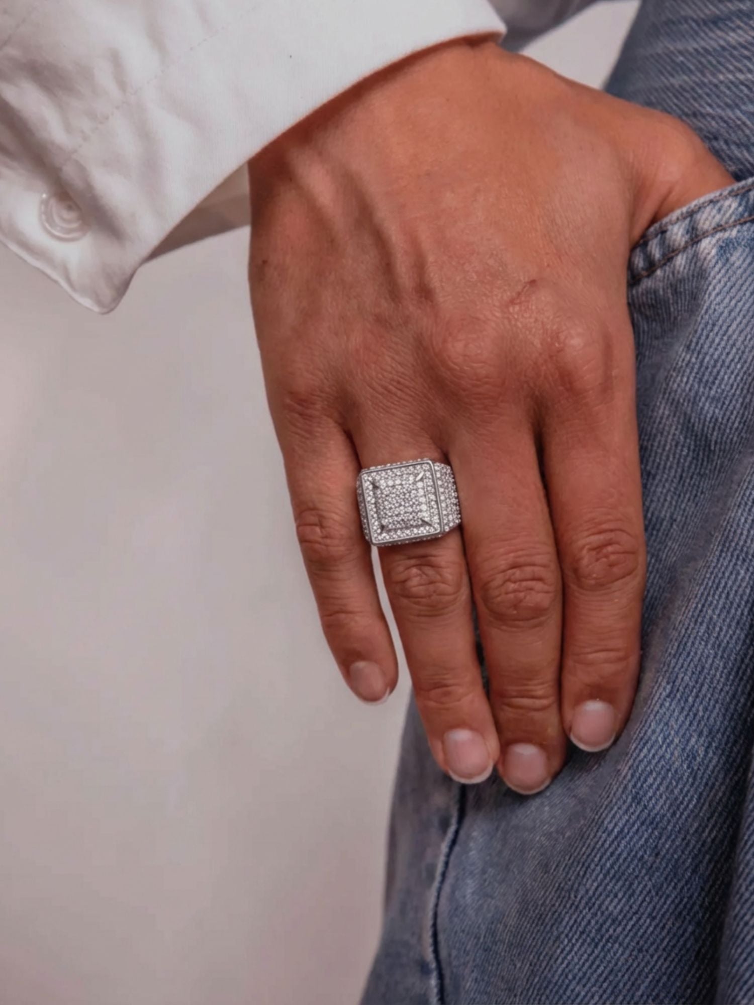 Ice Blox Ring Zilver op hand