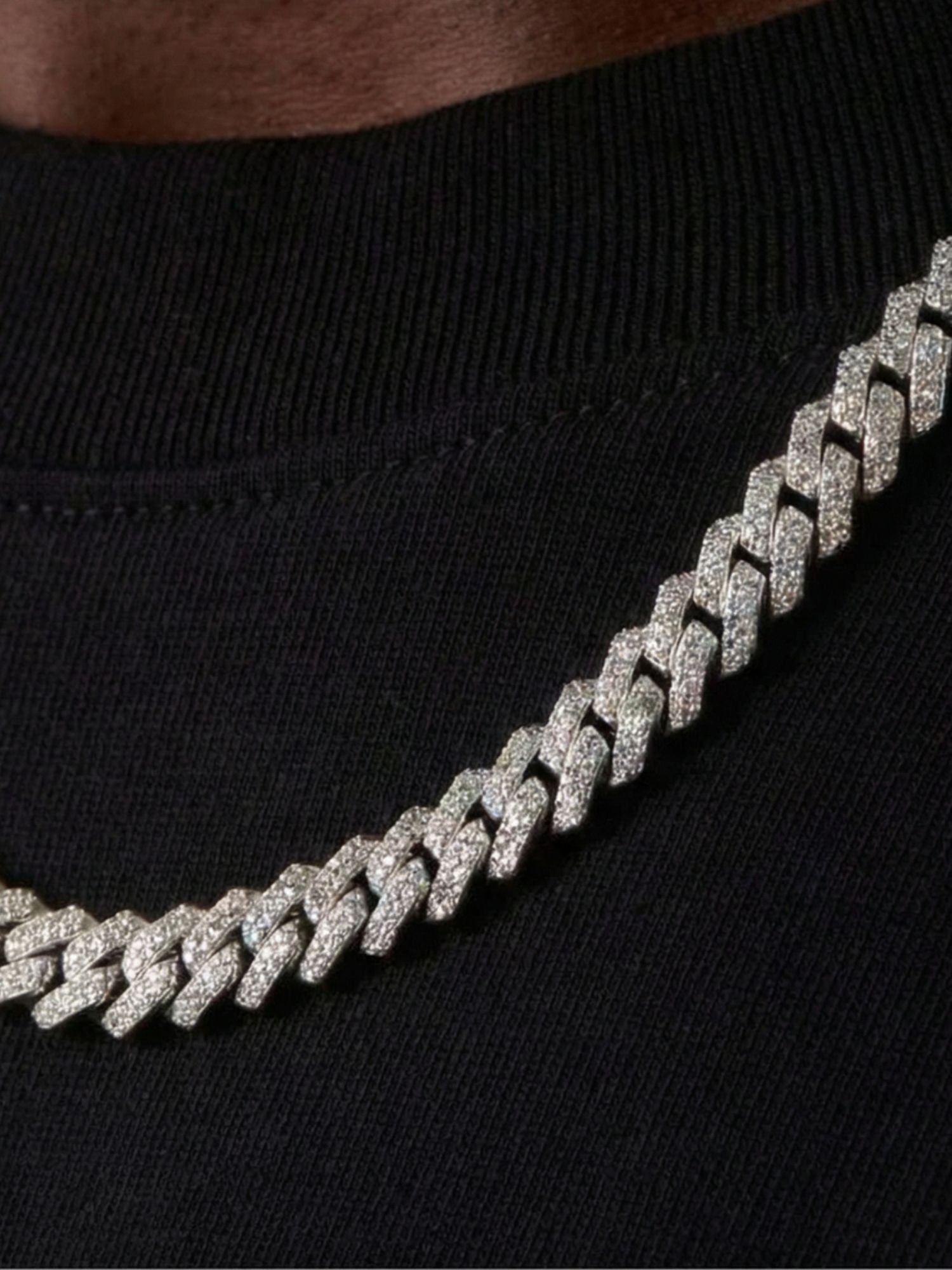 Cuban link ketting zilver ICED OUT met glanzende schakels, perfect voor een stijlvolle look.