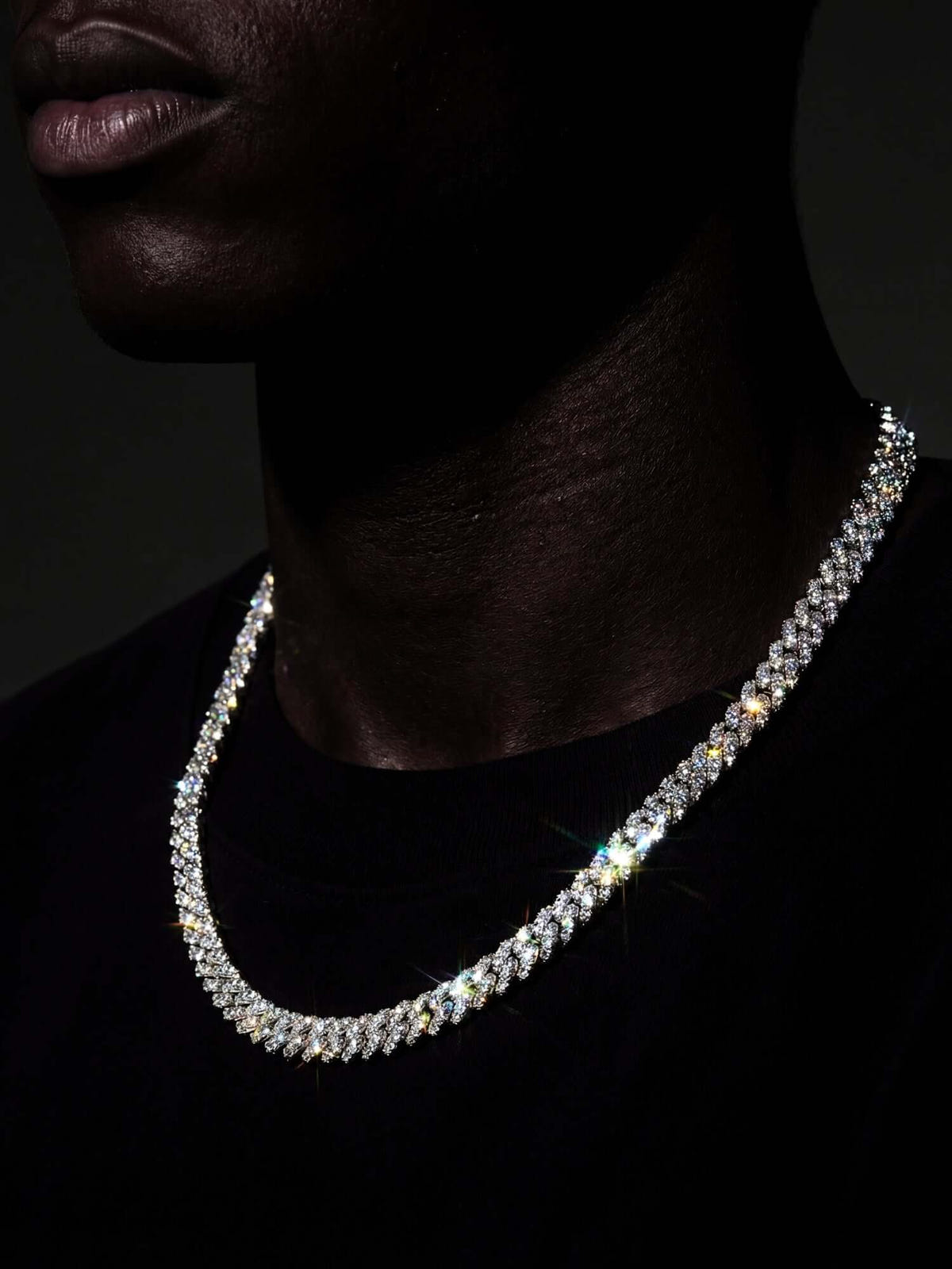 Kubankette Silber ICED OUT (6mm,8mm & 10mm) im Dunkeln mit Glanz