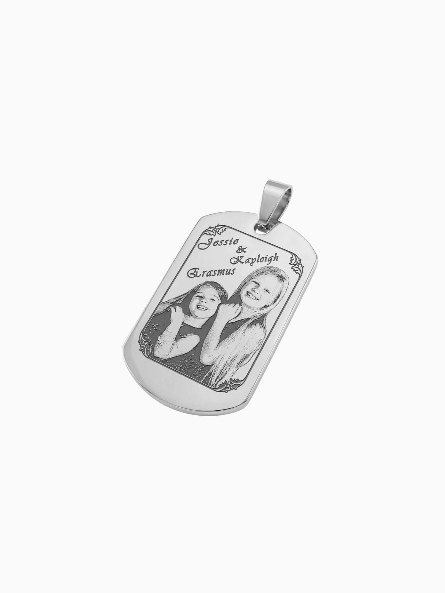 Dog Tag Hanger Zilver (Graveren) met persoonlijke gravure van naam en afbeeldingen, zilverkleurig design.
