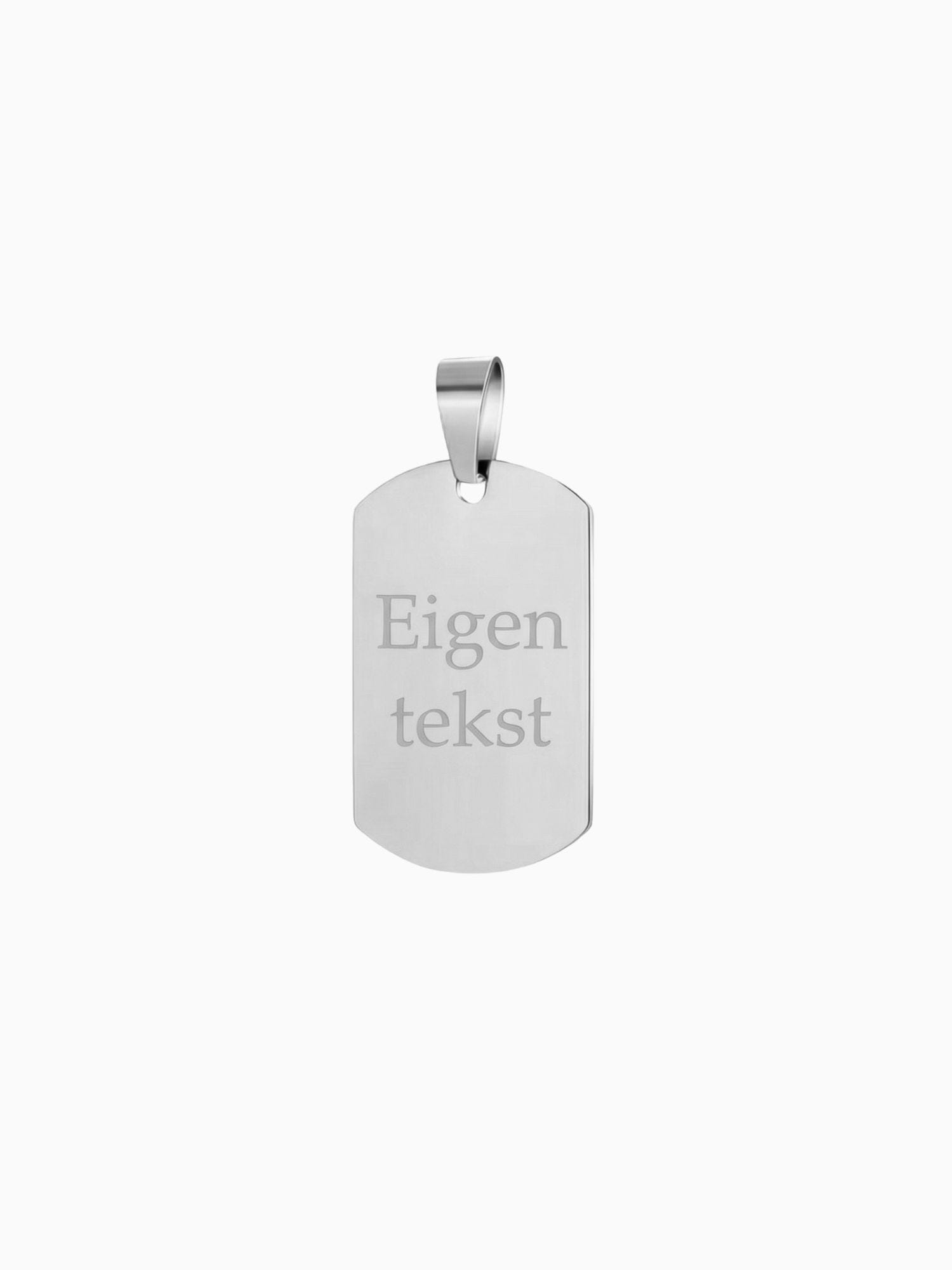 Dog Tag Hanger Zilver (Graveren) met gepersonaliseerde eigen tekst, minimalistisch en modern ontwerp.