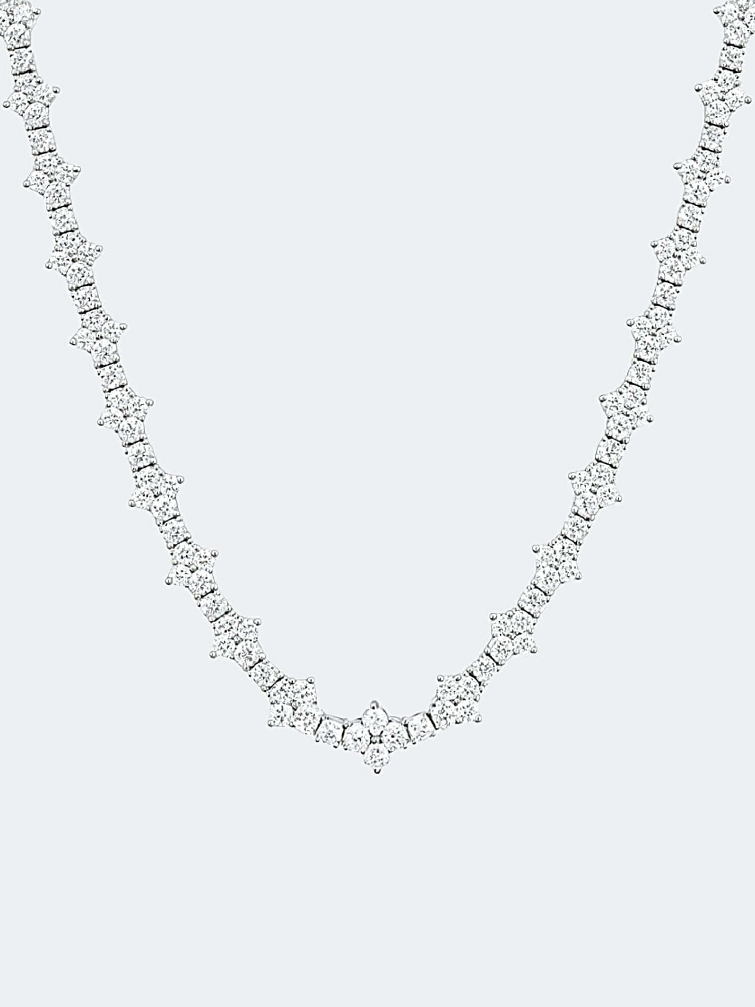 HONEYCOMB ketting 7MM ICED OUT met sprankelende steentjes in luxe ontwerp op een lichte achtergrond.