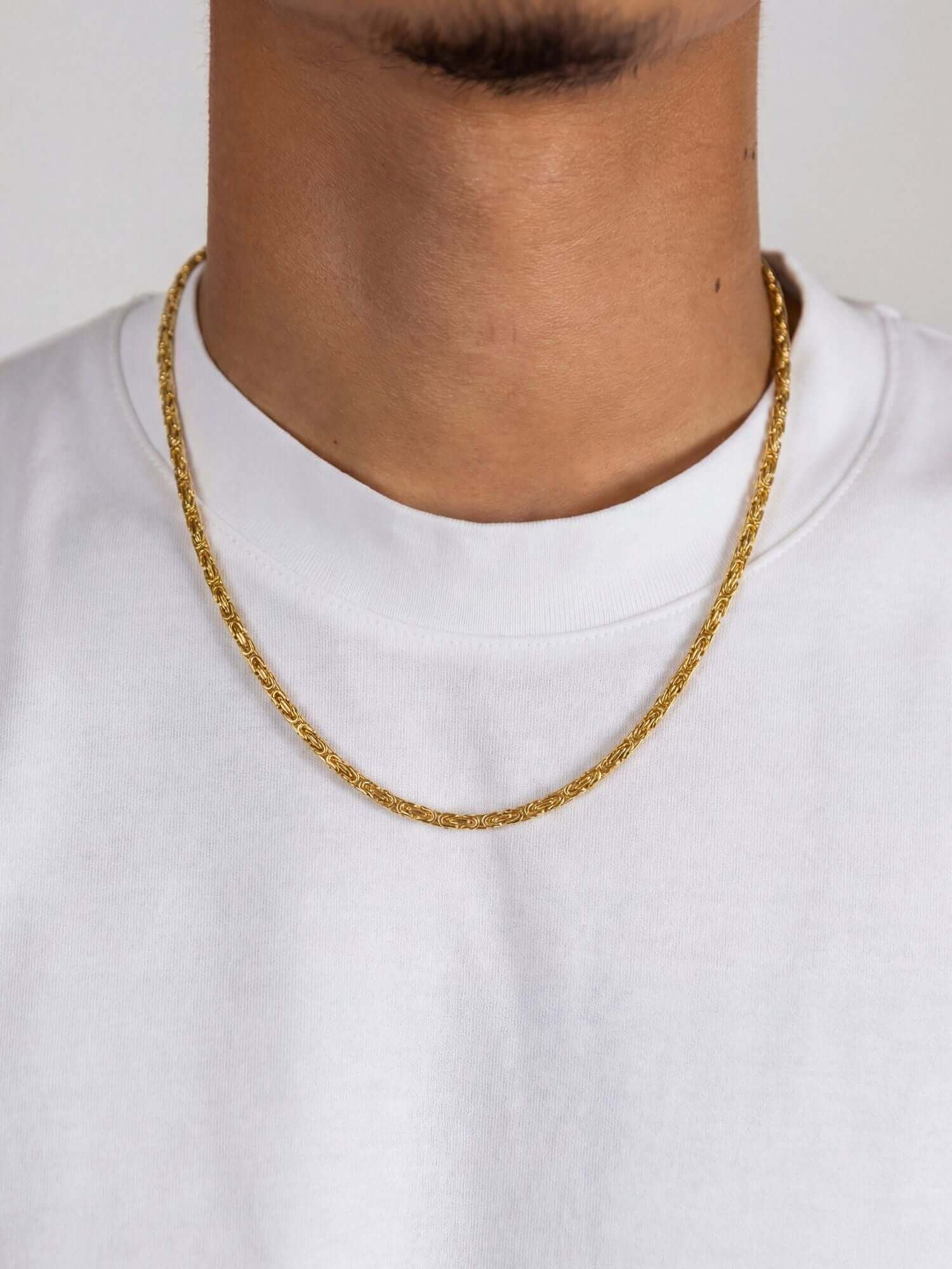 King Chain 18K Gold Plated (2.5mm) worn around the neck, 18K gold plated king link chain of 925 sterling silver