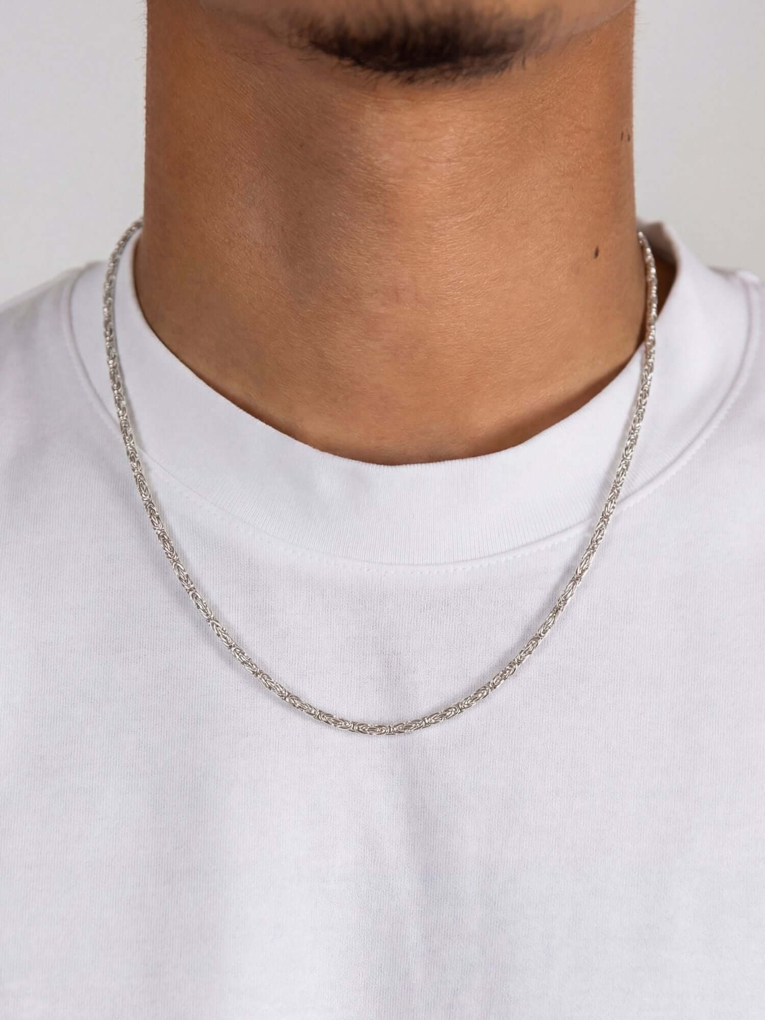 King chain necklace in 925 sterling silver, 2.5mm, front view