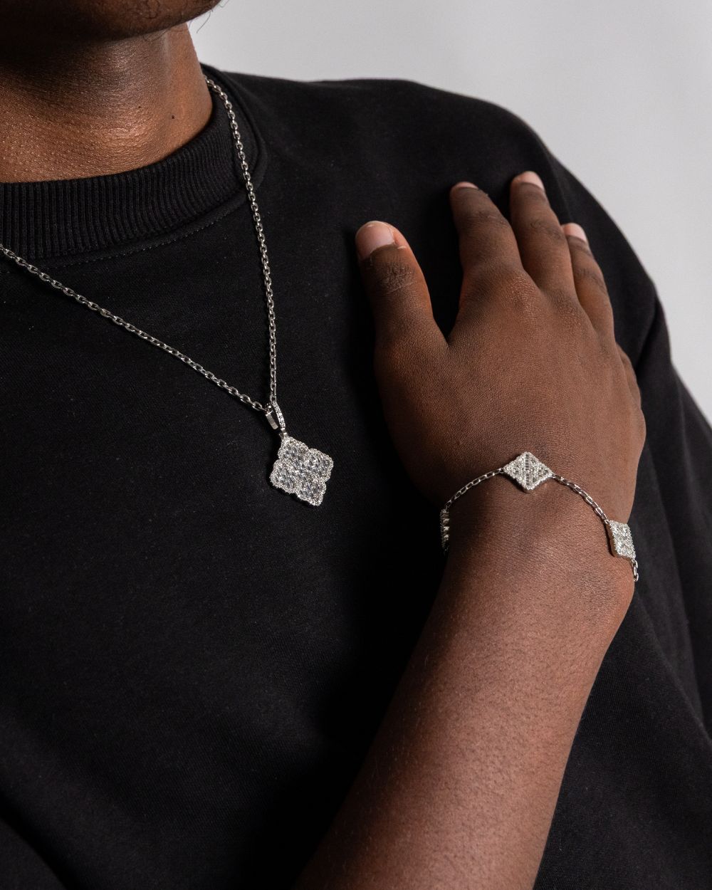 ICED OUT Kleeblatt Anhänger Silber 925 Sterling
