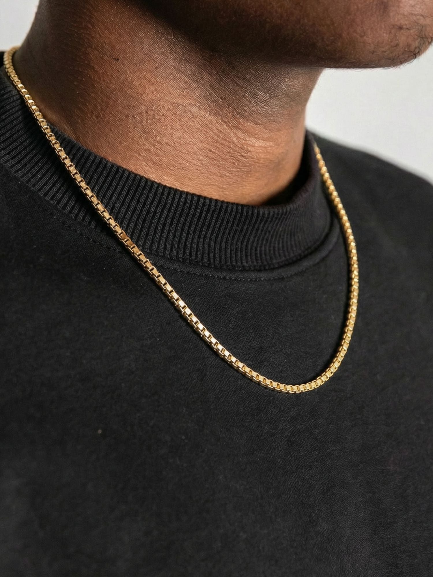 Box Ketting Goud RVS (2mm & 3mm) goudkleurige box chain ketting van roestvrij staal om de hals, strak en tijdloos design