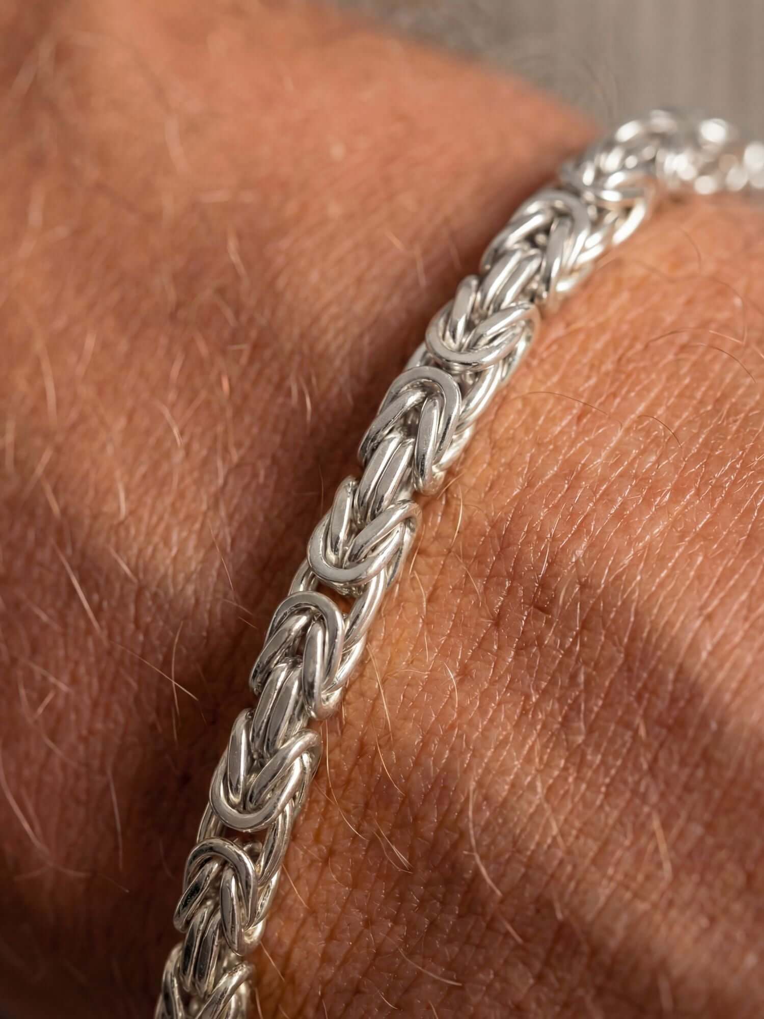 Königsarmband aus 925 Sterlingsilber, 2.5 mm, Nahaufnahme mit guten Details der Glieder