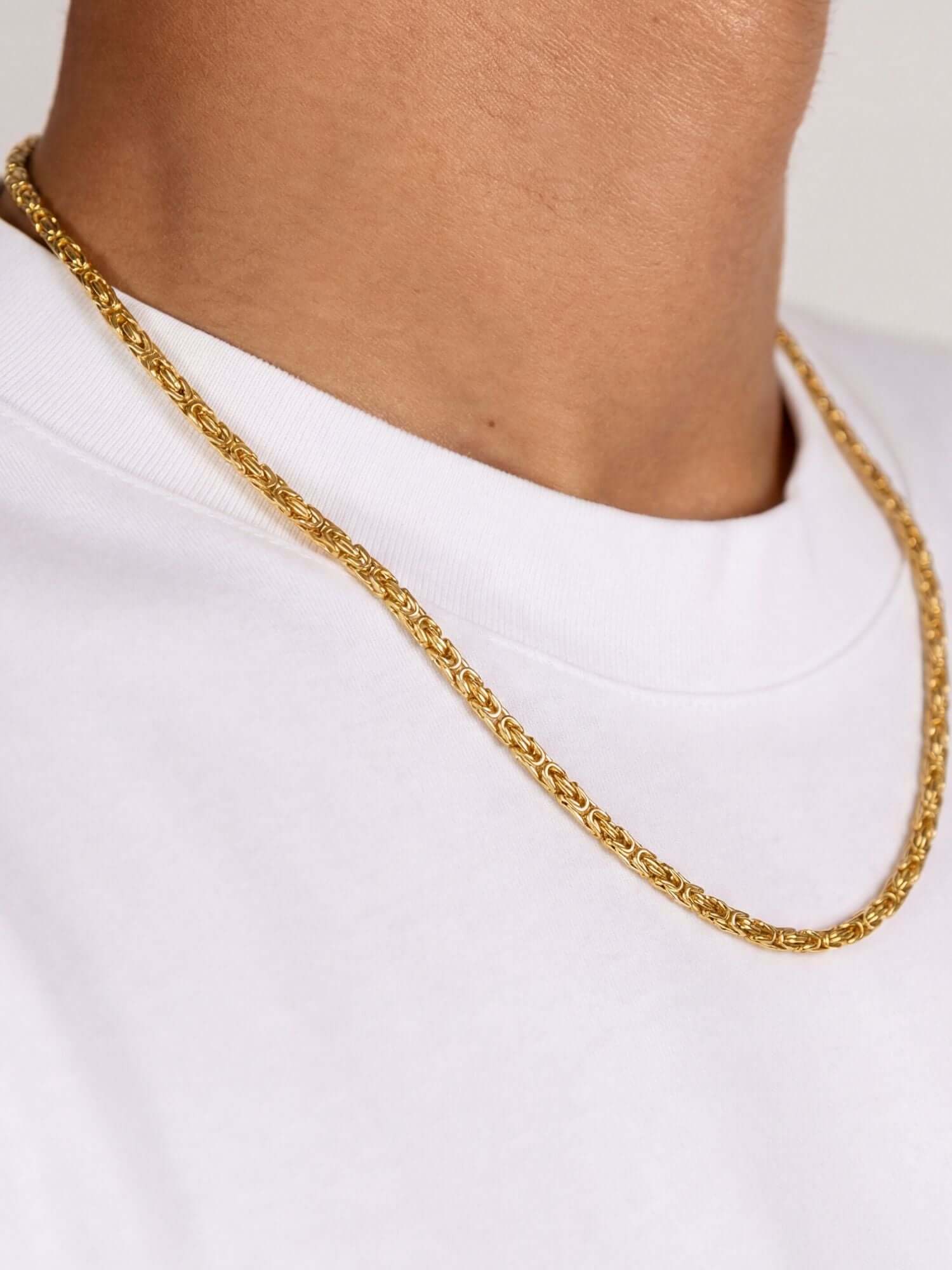 King's Chain 18K Gold Plated (2.5mm) worn around the neck, 925 sterling silver with 18K gold-plated finish