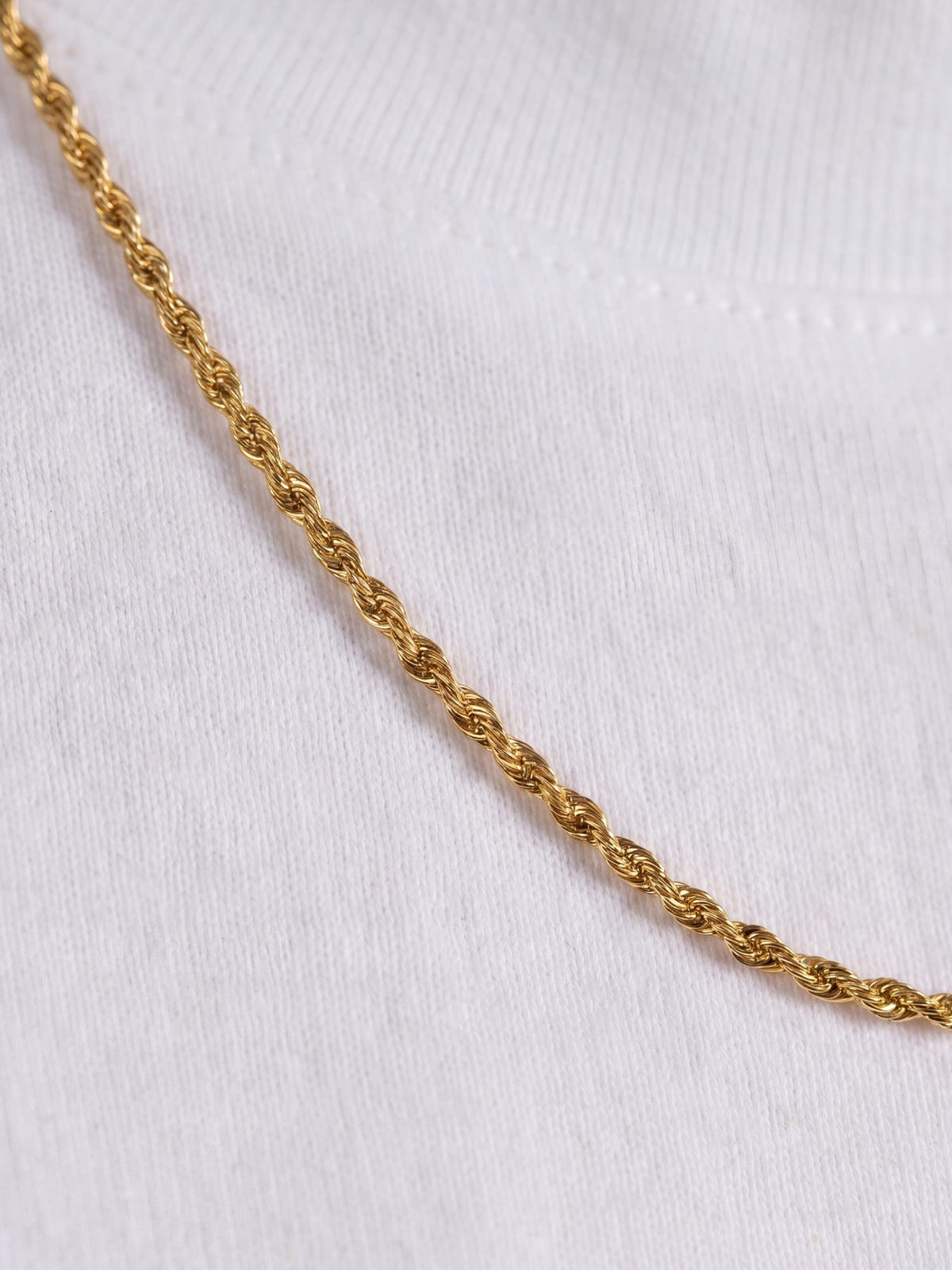 Fijne rope ketting van 1,5 mm, 18K goud verguld over massief 925 sterling zilver.