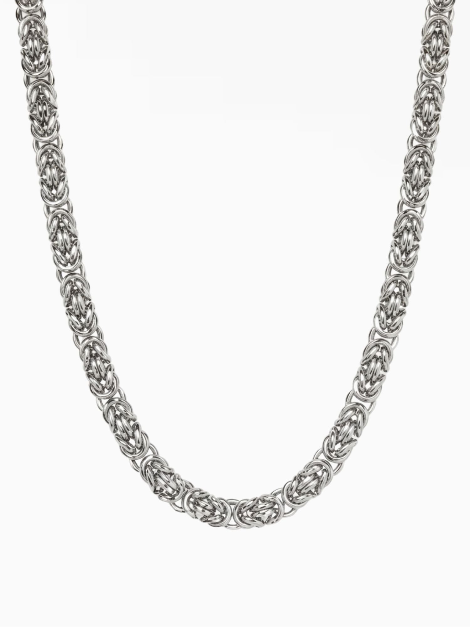 Zilveren Byzantijnse Konings Ketting RVS 6mm van Carpe Ice op lichte studioachtergrond, met het volle byzantijnse schakelpatroon