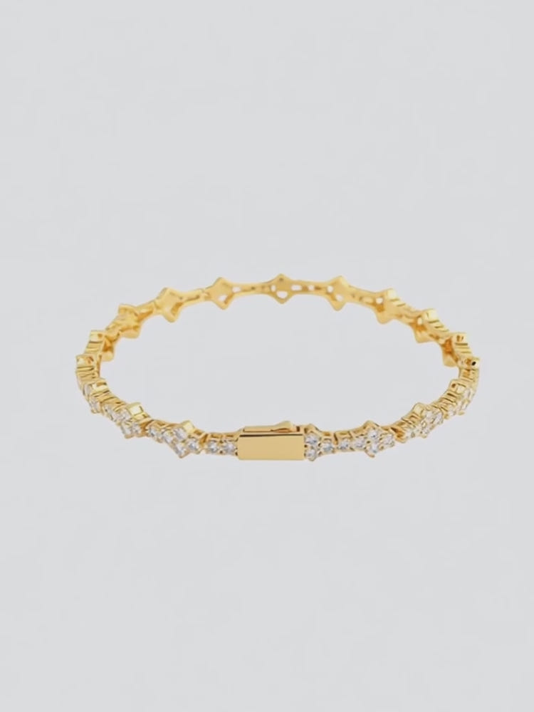 Honeycomb Armband Goud Iced Out (7mm) 7mm armband met honeycomb design en VVS CZ stenen, goudkleurige statement bracelet